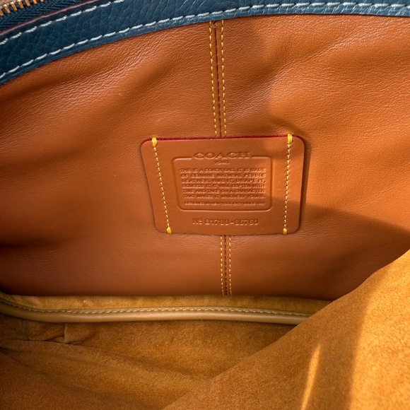 Dark Blue Coach 1941 Bandit Hobo 39 86760 - Picture 4 of 7